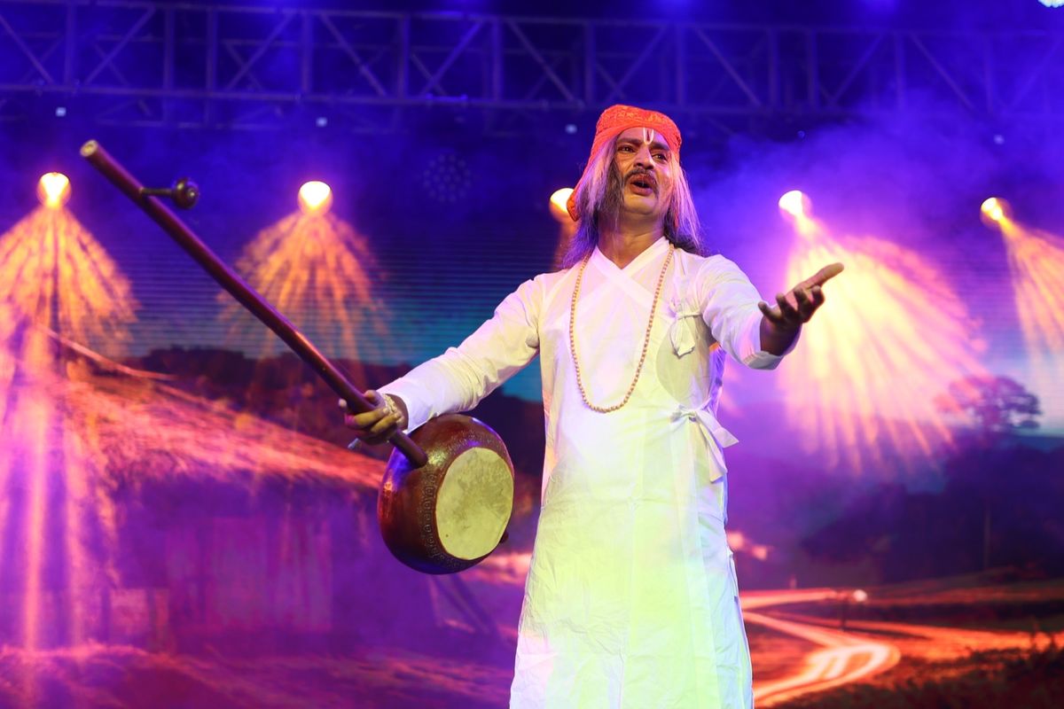 Nani Bai Ka Mayra — stage moment 02